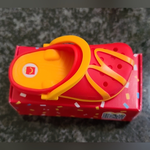 McDonald's x Crocs Red/Yellow McDonald's Logo Keychain w/ Sticker Sheet - Picture 3 of 10